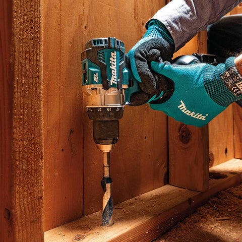 Makita XPH16Z compact length fits tight spaces.