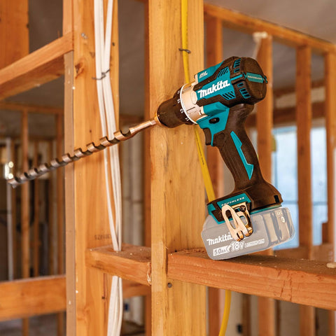 Makita XPH16Z 1/2 inch chuck accepts common bits.