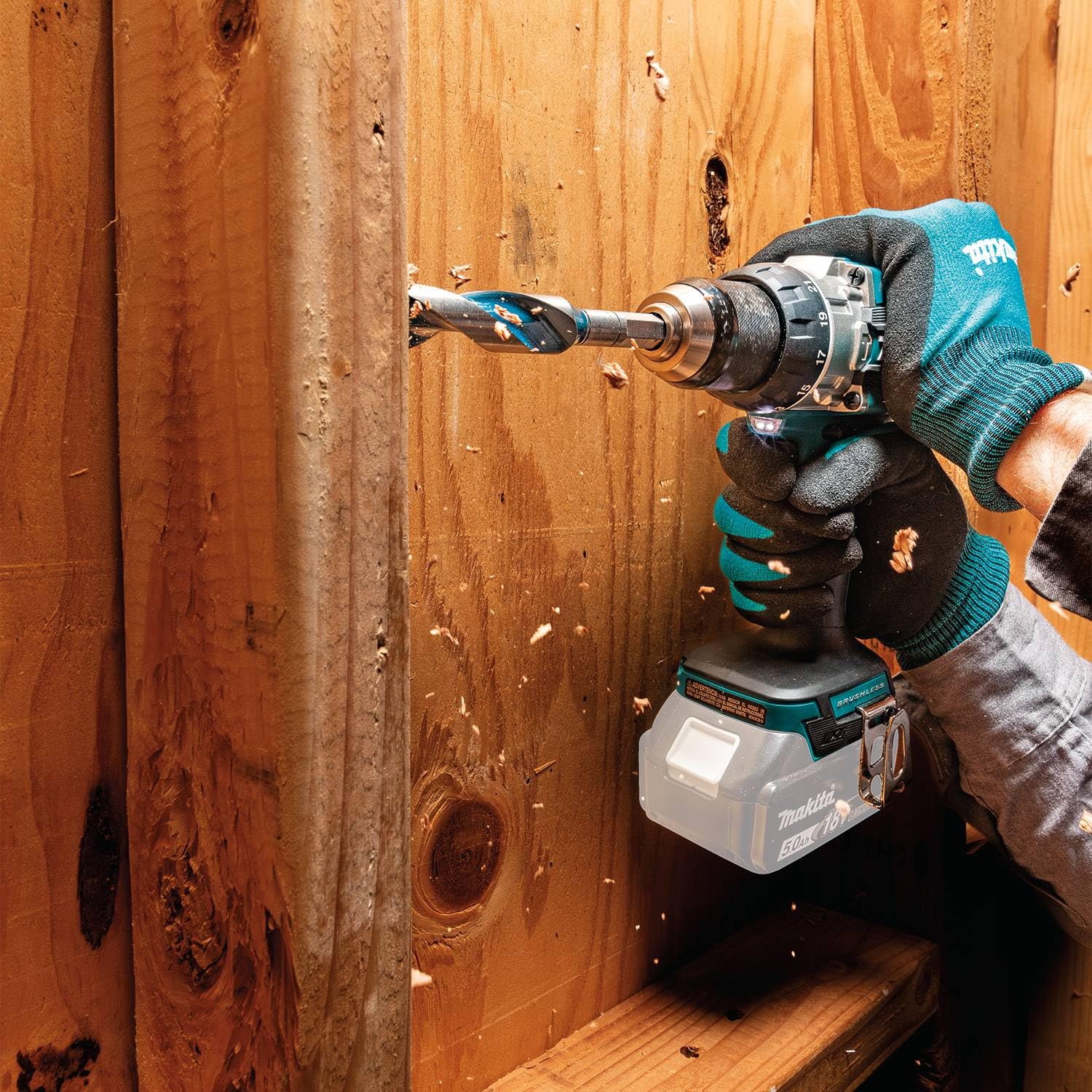 Makita XPH16Z hammer action enables masonry drilling.