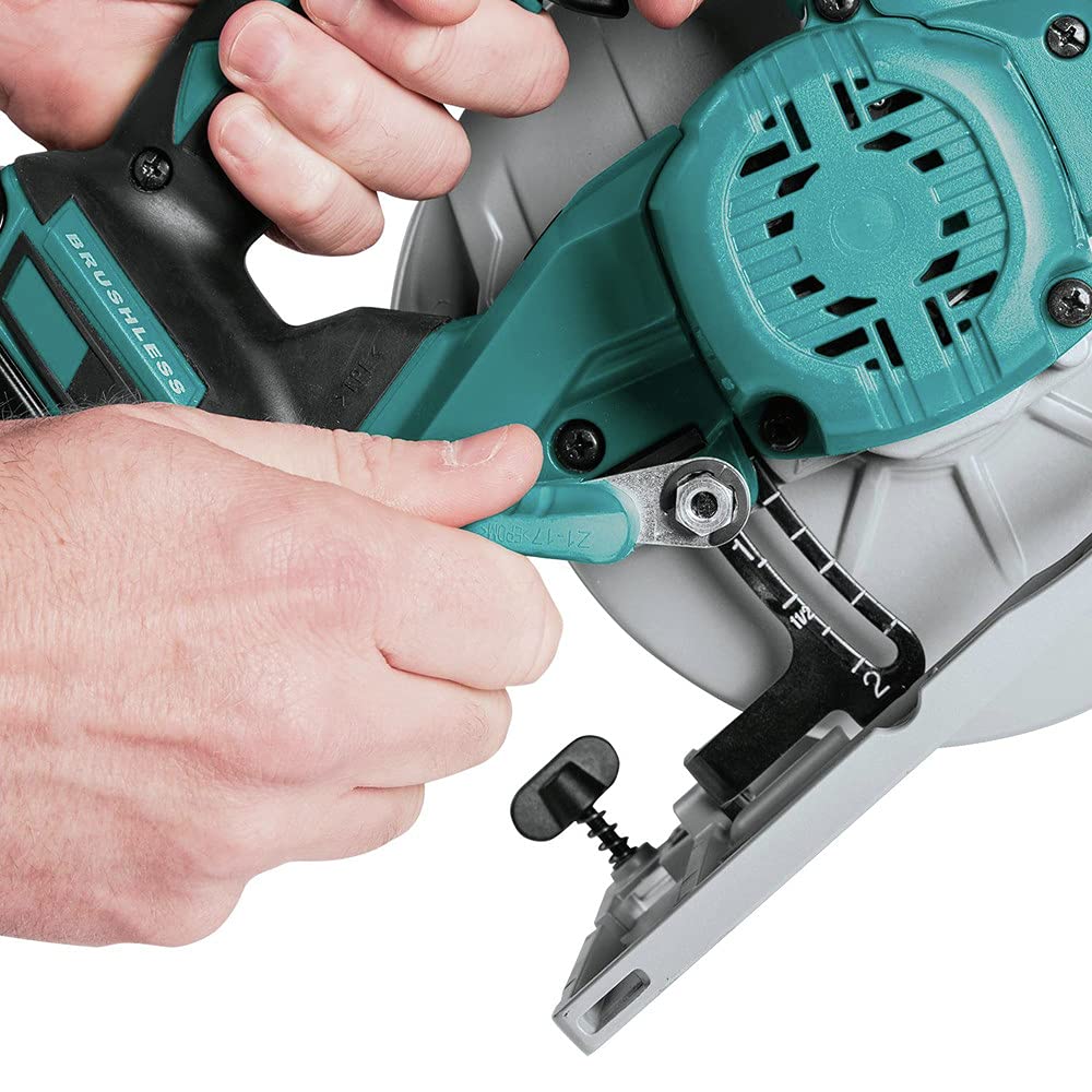 Tool-only design with compatibility for Makita 18V LXT and compact batteries.