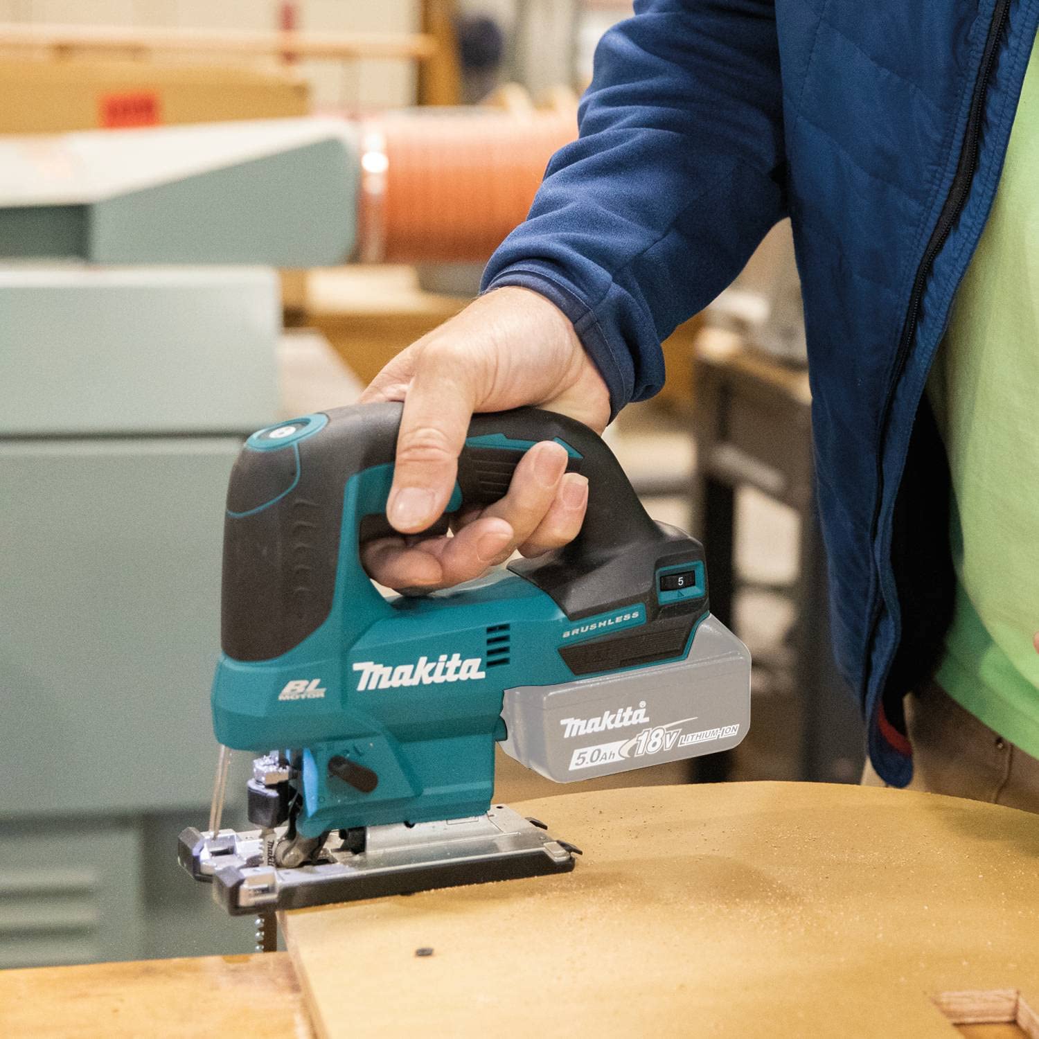 Makita XVJ04Z 2-finger trigger with lock-on provides comfortable control.