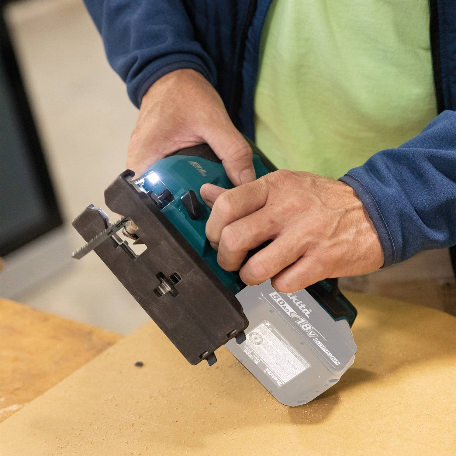 Makita XVJ04Z three orbital settings plus straight cut for versatile material work.