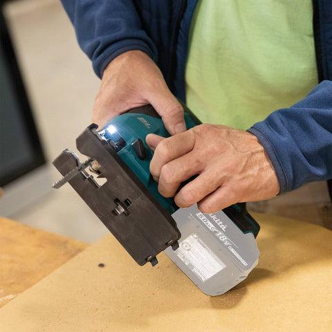Makita XVJ04Z three orbital settings plus straight cut for versatile material work.