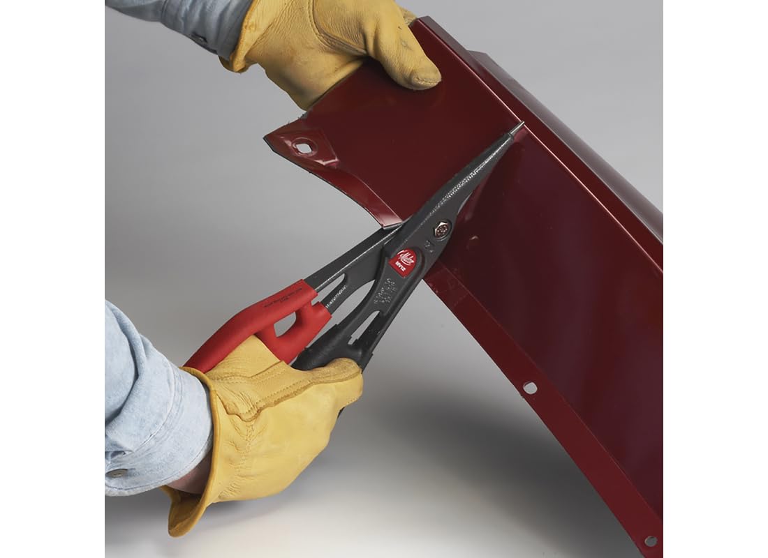 Malco MV12 cutting vinyl siding with straight, clean edge.