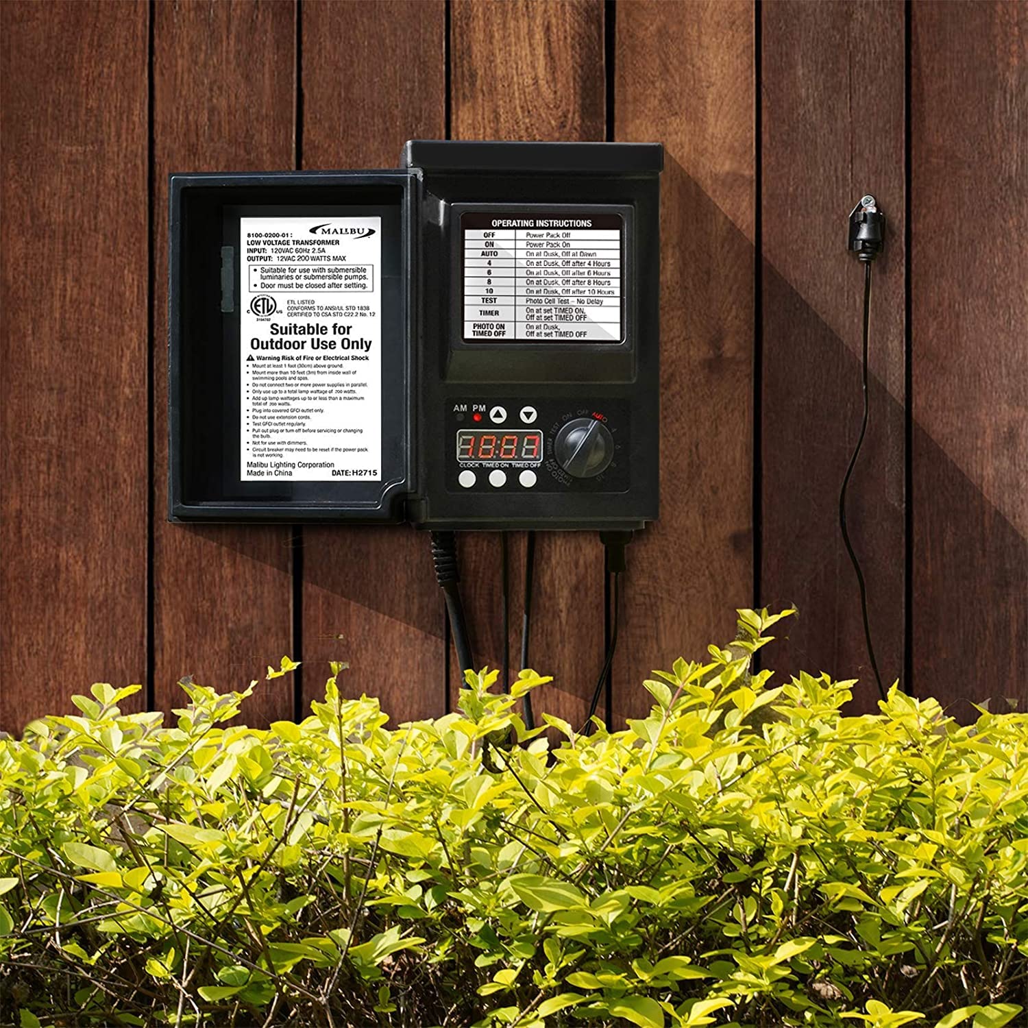 Malibu C power pack photo sensor enables automatic dusk-to-dawn lighting control.