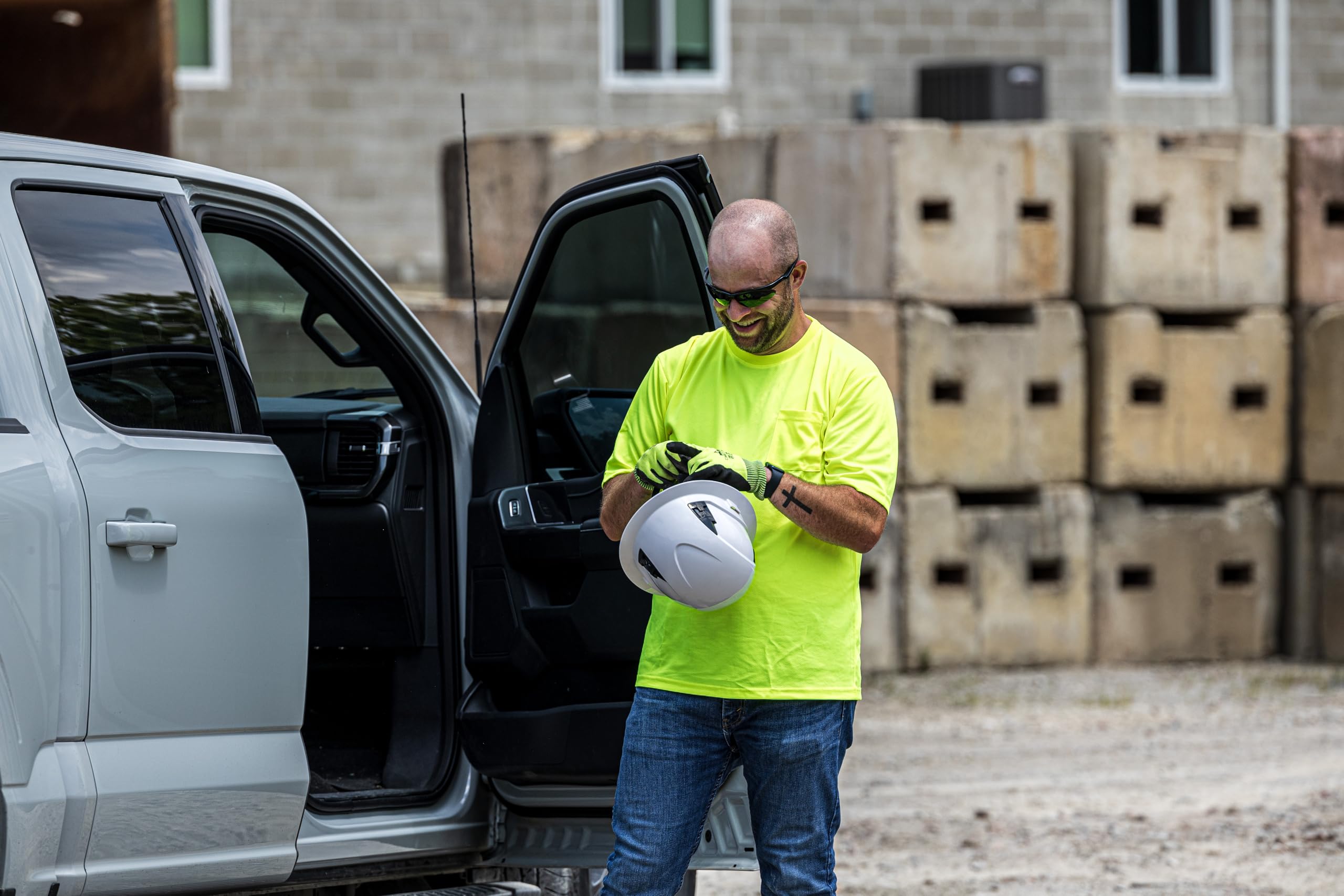 Malta Dynamics APEX helmet rated up to 20,000 volts with reliable electrical insulation.