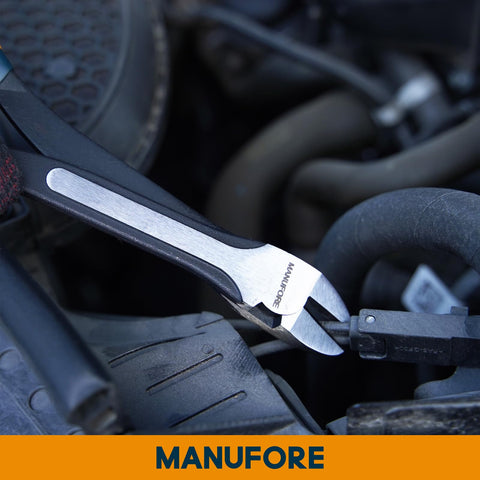 MANUFORE canvas bag keeps tools organized during transport