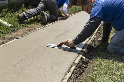 MARSHALLTOWN ergonomic balance design helps steady finishing motions.