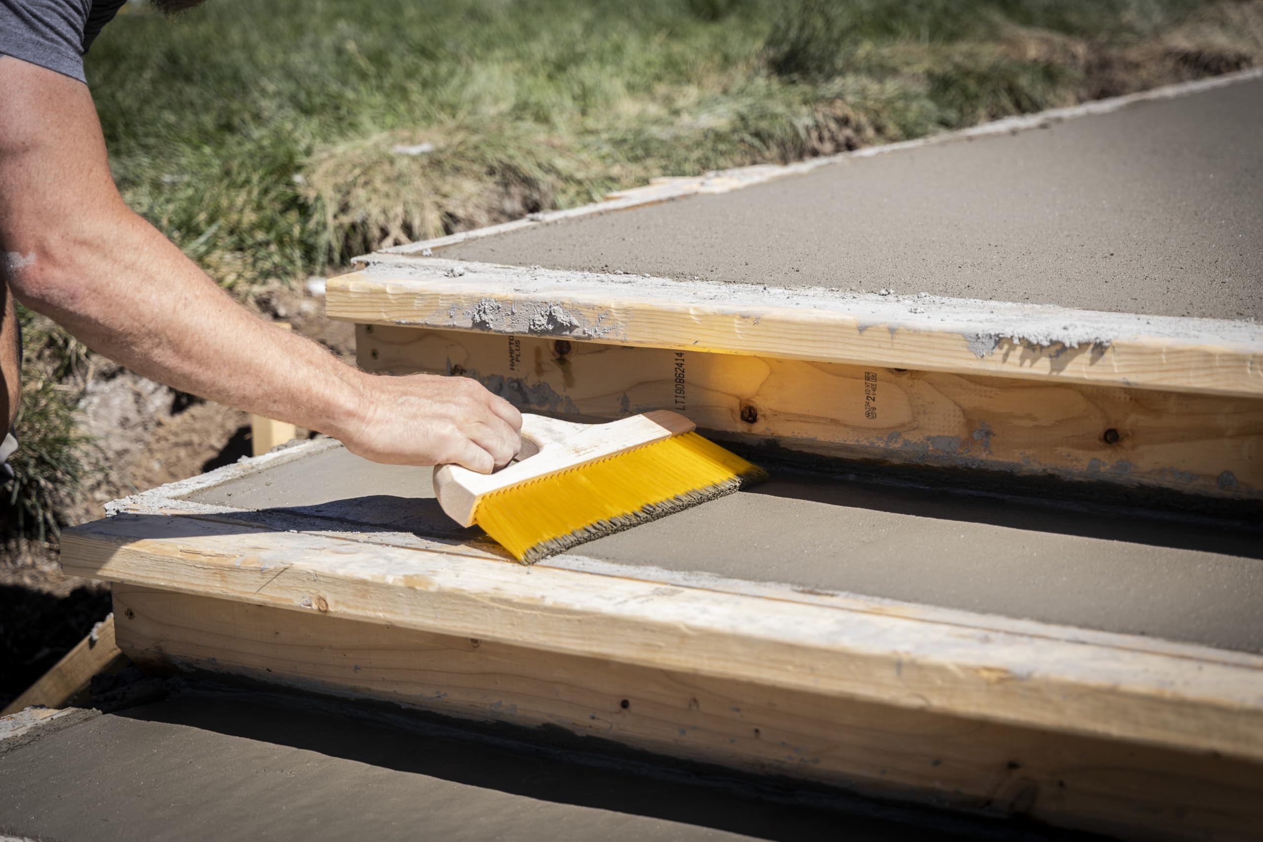 Marshalltown 12-inch hardwood handle provides steady control