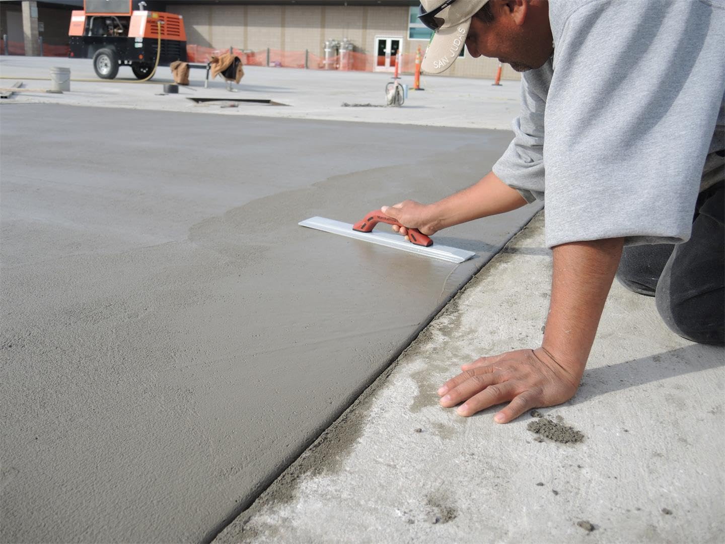 Popular float design supports precision and balance during concrete leveling tasks.