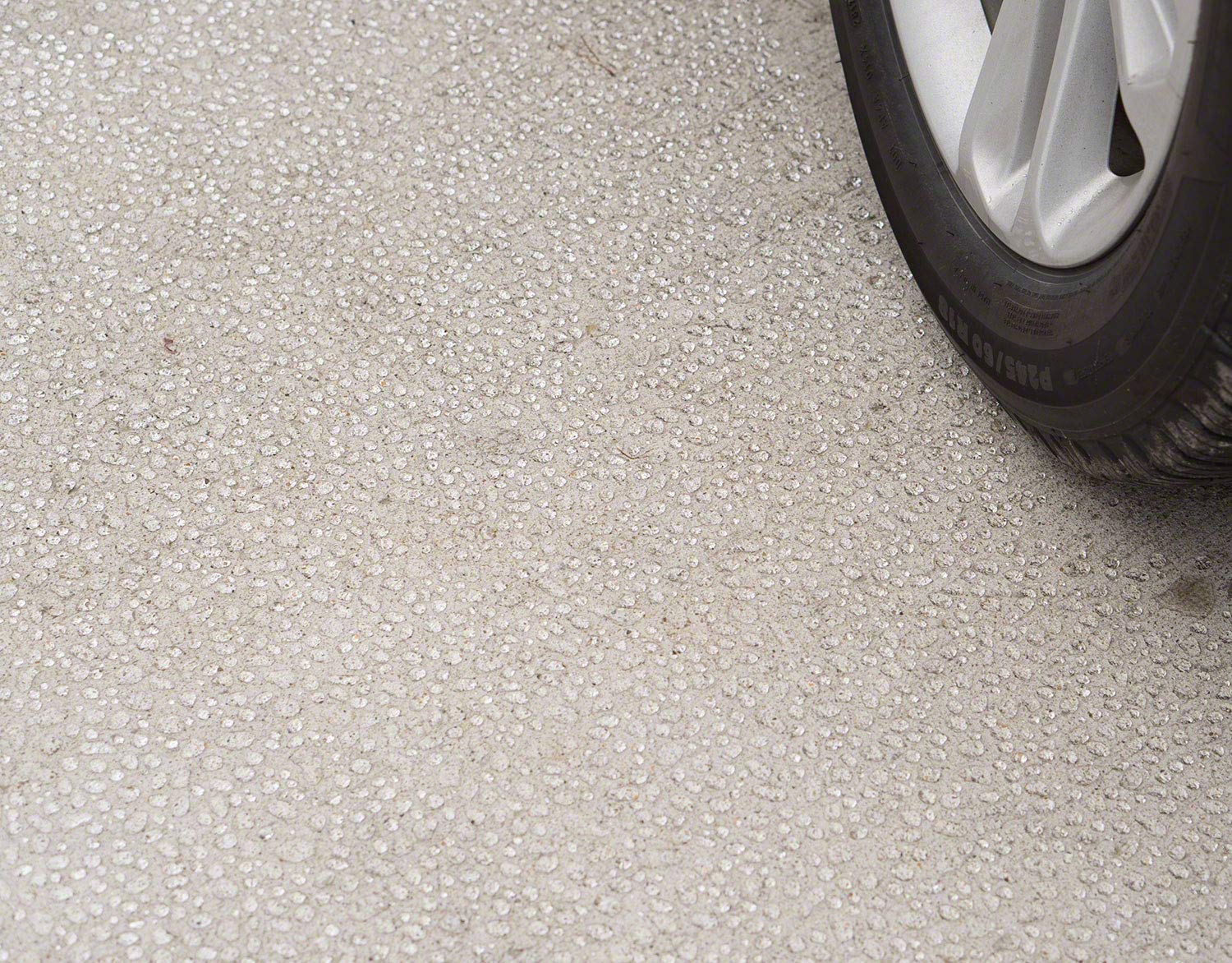 The MasonryDefender deep penetration close-up shows pores receiving protection.