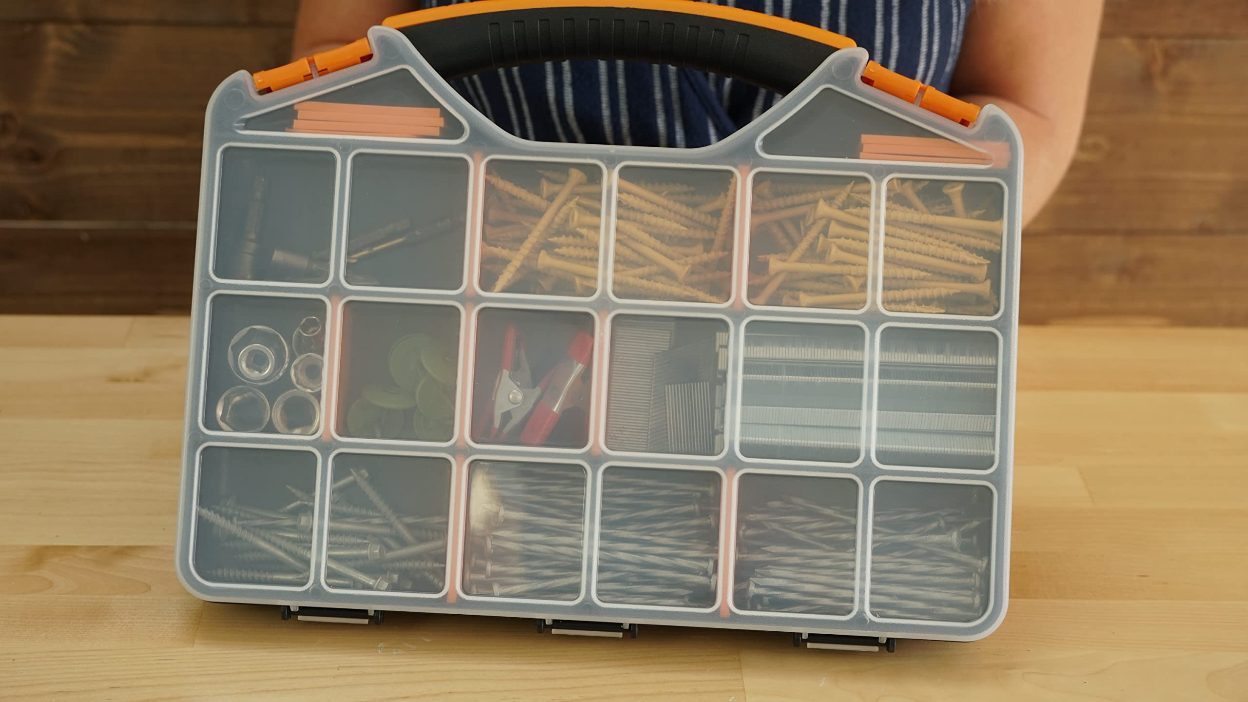 Compact dimensions fit neatly on workbench and are easy to store