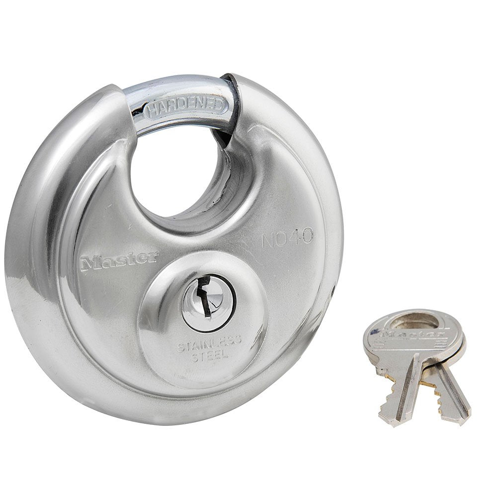 Master Lock 40T padlock body in stainless steel for durable indoor and outdoor use.
