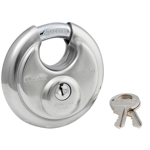 Master Lock 40T padlock body in stainless steel for durable indoor and outdoor use.