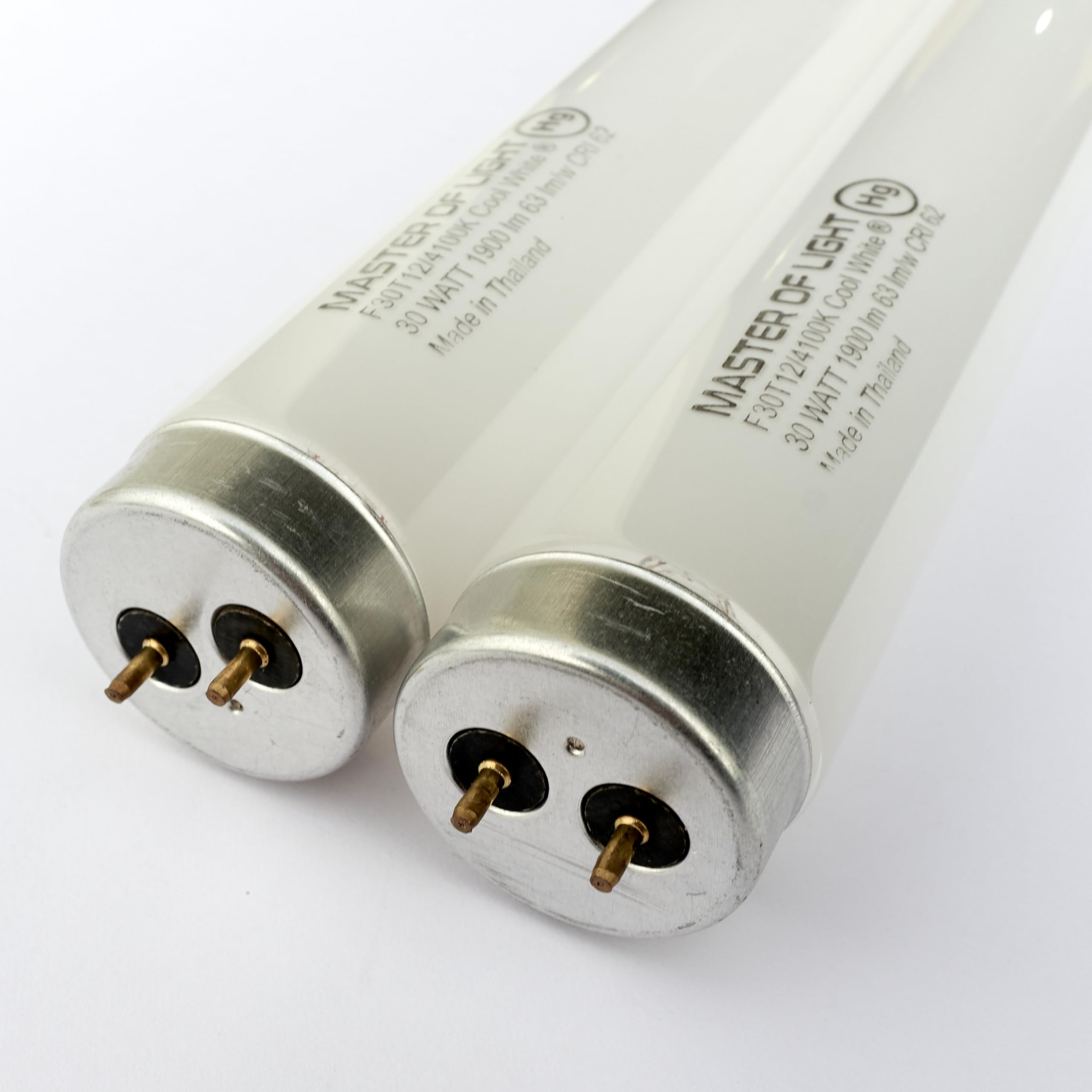 Master Of Light F30T12-CW 2-pack packaging ensures safe shipping
