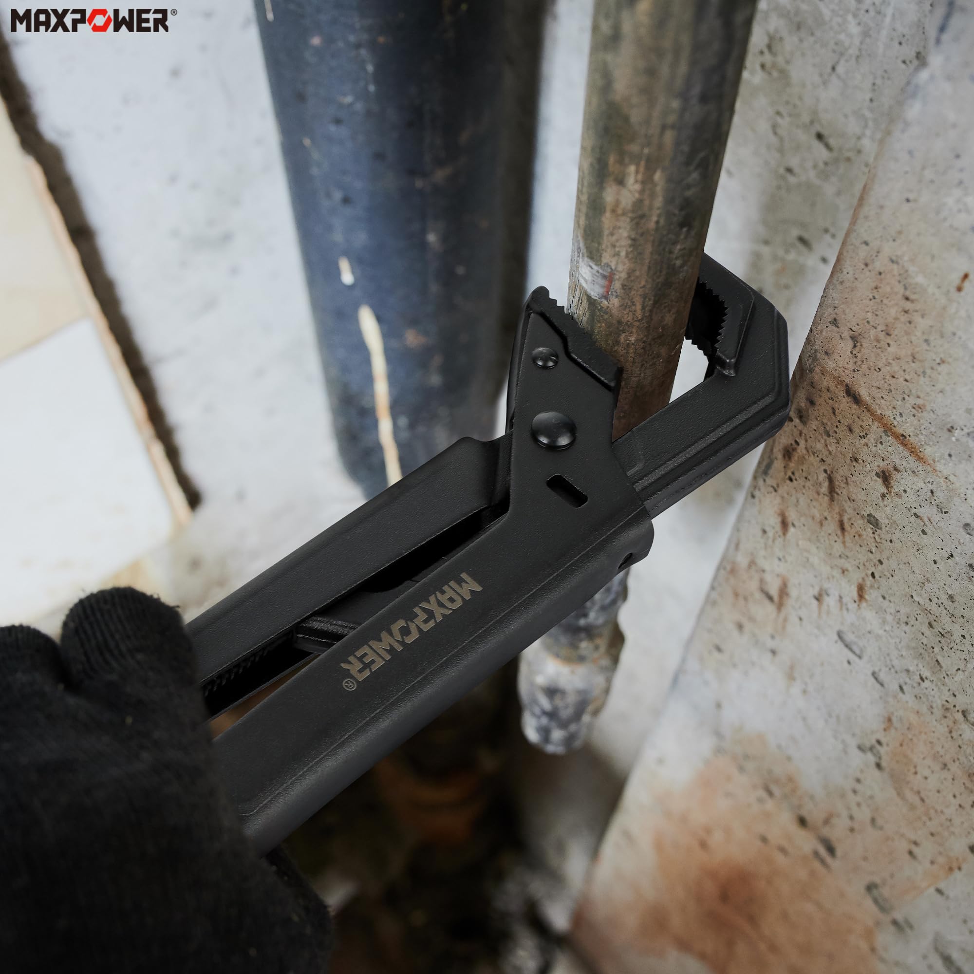 MAXPOWER self-locking teeth provide steady grip on smooth surfaces.