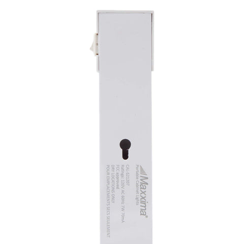 Maxxima 18-inch keyhole mounting simplifies installation in tight spaces.