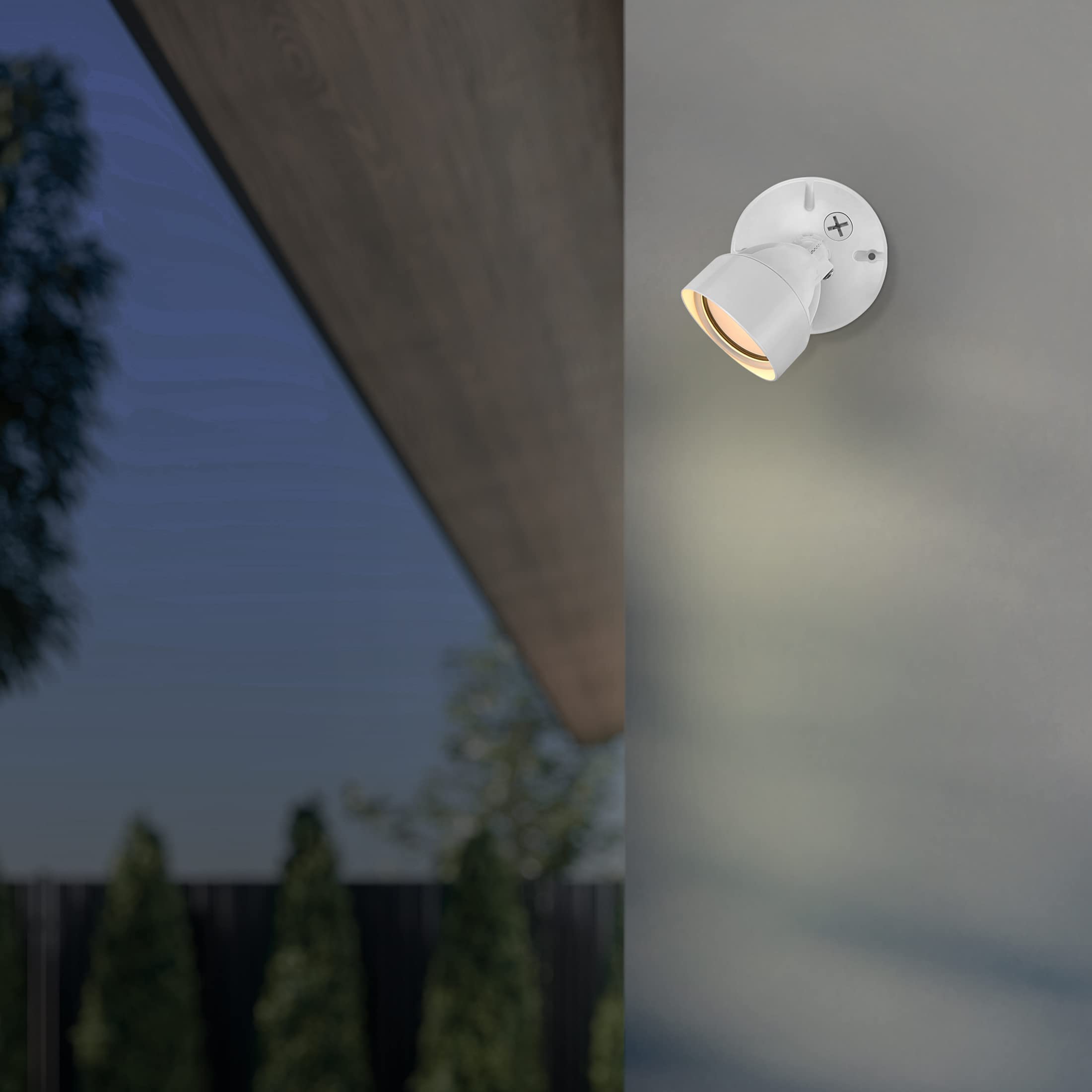 Maxxima beam-spread 220-degree coverage illustration.