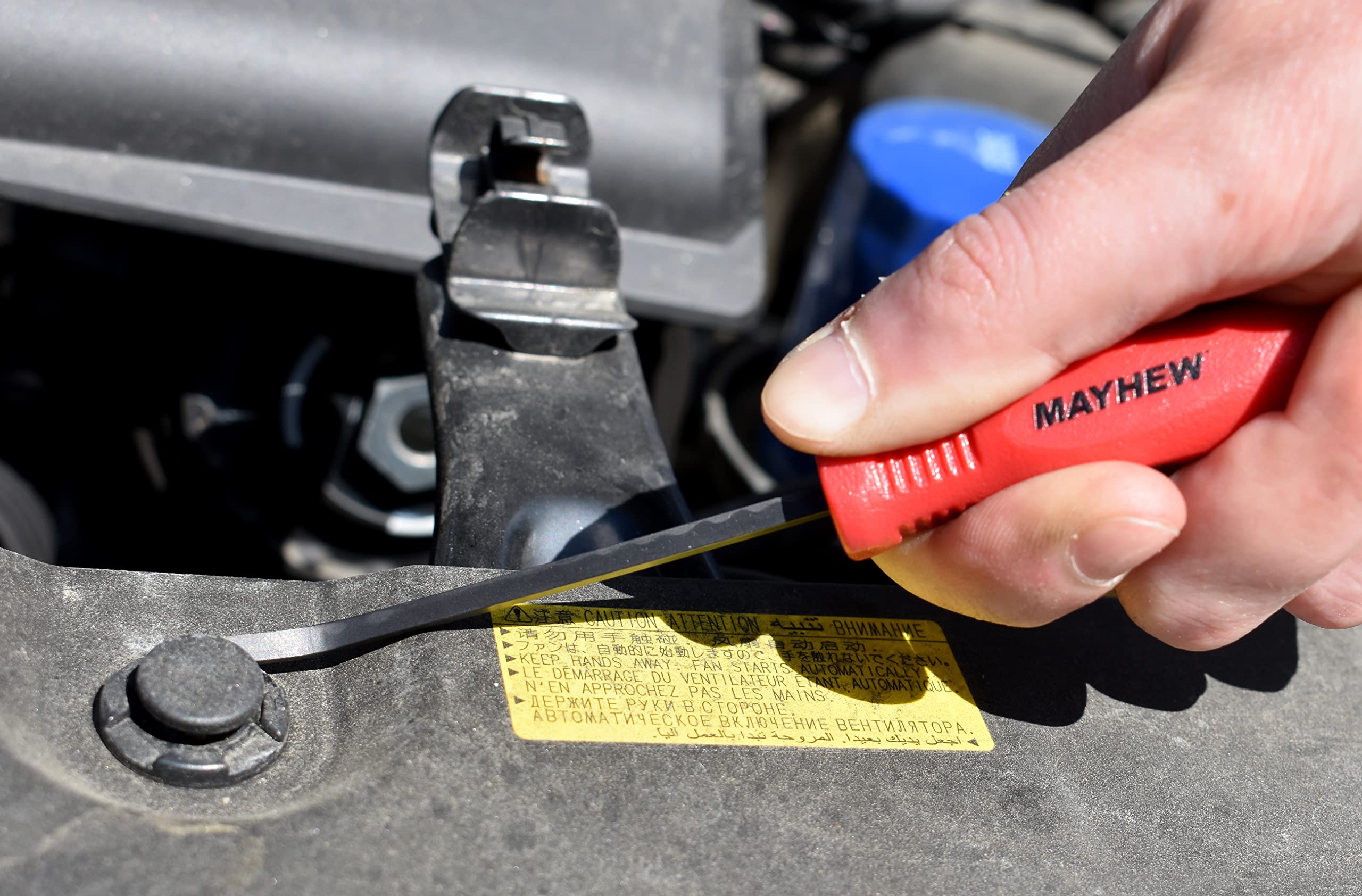 Mayhew 31092 blade runs through handle for maximum durability.