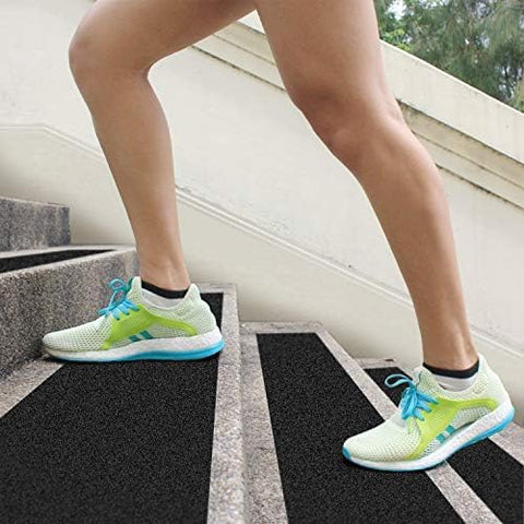 MBIGM 80-grit traction pad enhances grip on wet surfaces