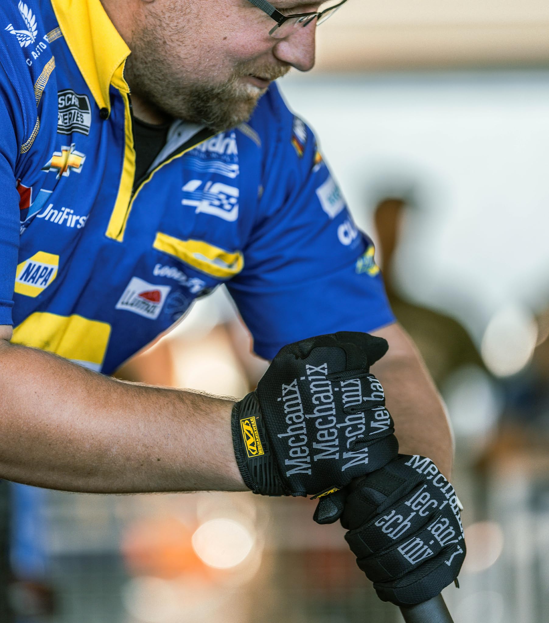 Mechanix Wear Original Gloves secure-fit-wrist-closure prevent dirt intrusion and slips.