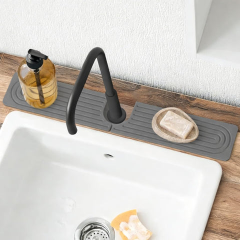 Meiliweser stone faucet mat around the counter offers quick-dry protection around the faucet.