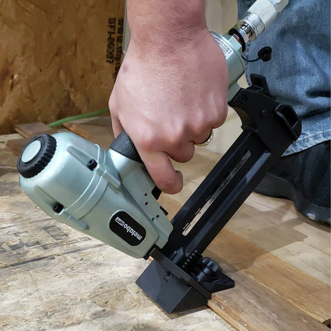 Metabo HPT N4004AB flooring stapler profile view highlights ergonomic balance for continuous use.