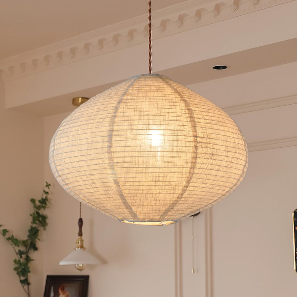 METHEDEECO heart-shape lampshade 16inch offers cozy ambient light for living rooms.