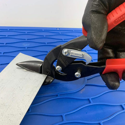 Kush'N-Power grips on Midwest Snips Blackout provide a secure, comfortable hold.