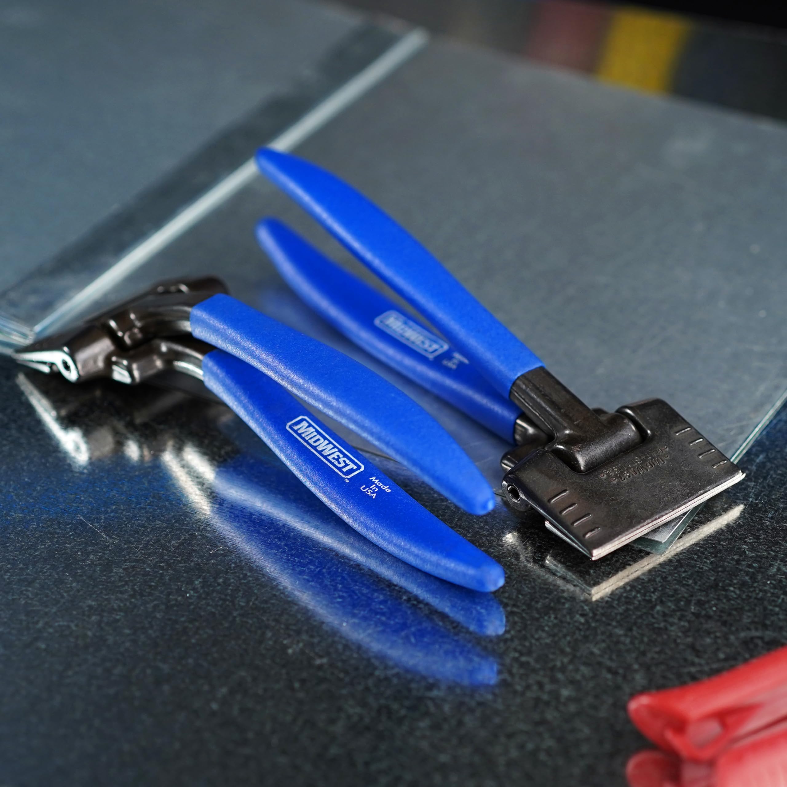 Midwest Snips Seamer Tong ideal for DIY and pro metalwork tasks.