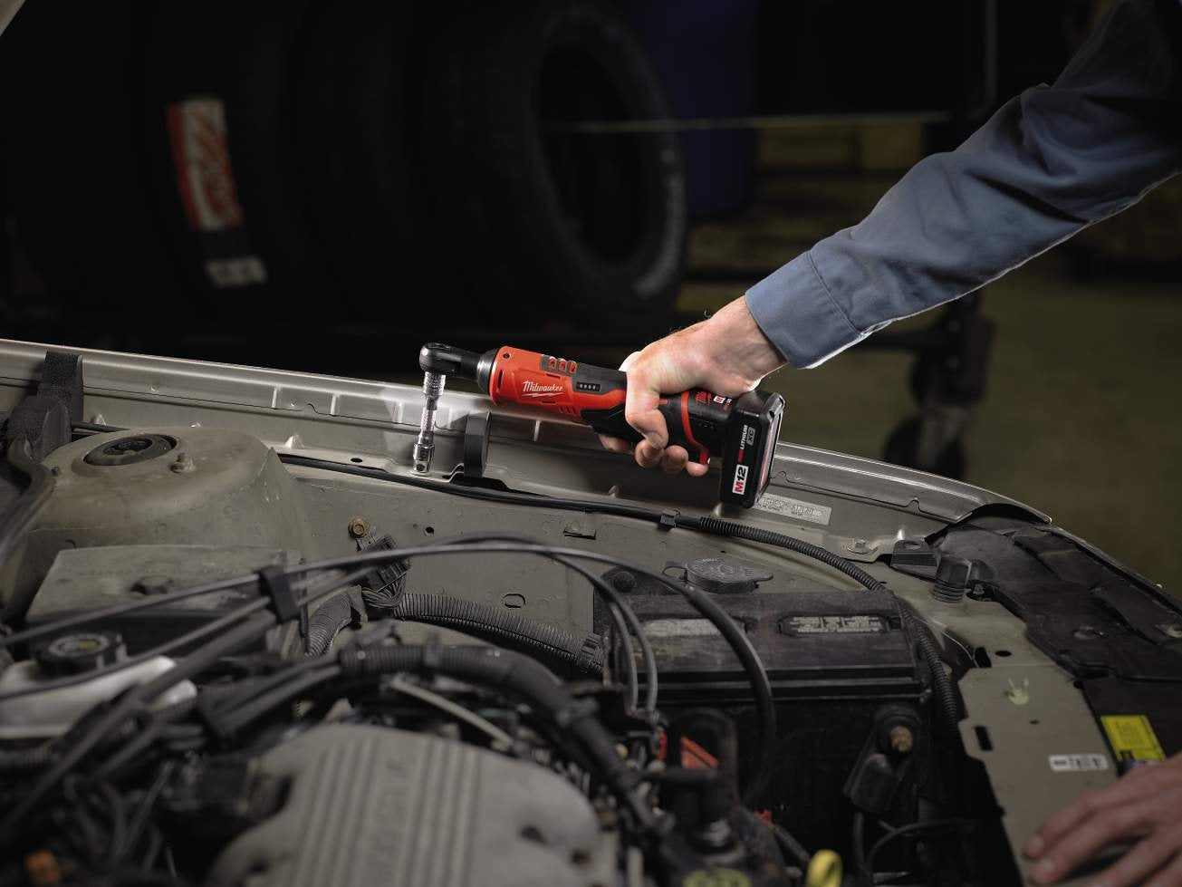 Milwaukee 2457-21 reinforced metal housing boosts tool durability during tough jobs