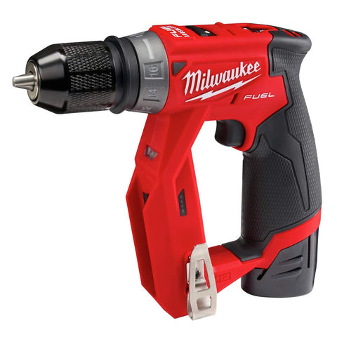 Milwaukee 2505-22 magnetic bit holder keeps bits ready on the tool.
