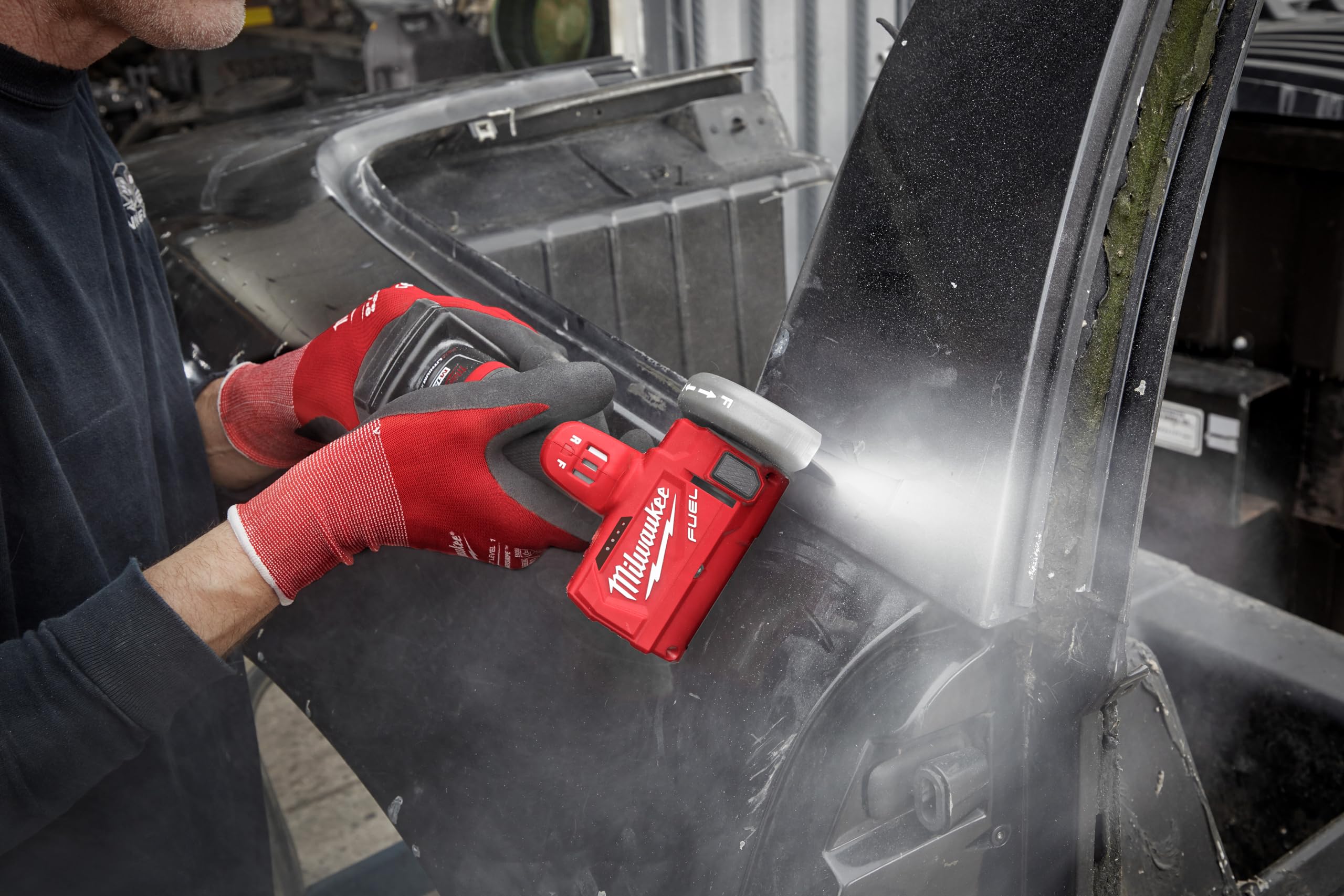 Milwaukee 2522-20 12V cordless design for portable on-site work