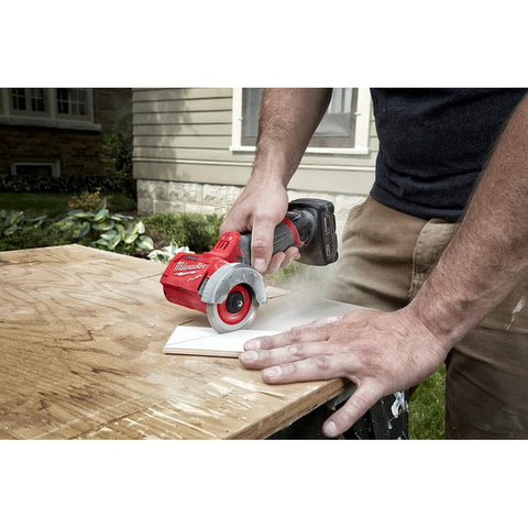 Milwaukee 2522-20 reversible blade rotation for versatile cuts