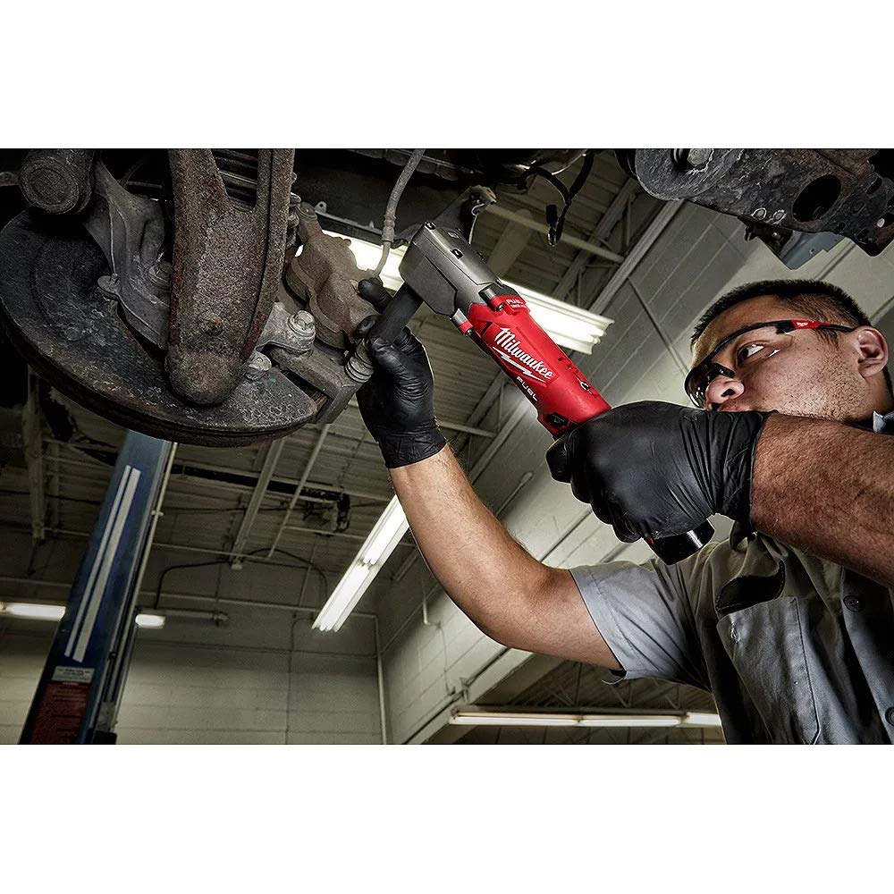 Milwaukee 2565-20 ergonomic handle reduces fatigue during use