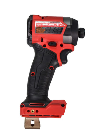 Milwaukee 2953-20 metal belt clip keeps the tool secure on site