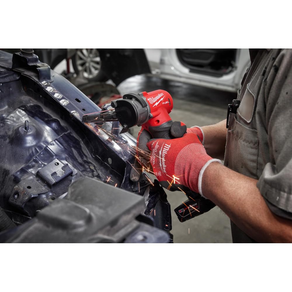 Milwaukee 48-11-2460 fade-free power capability in action