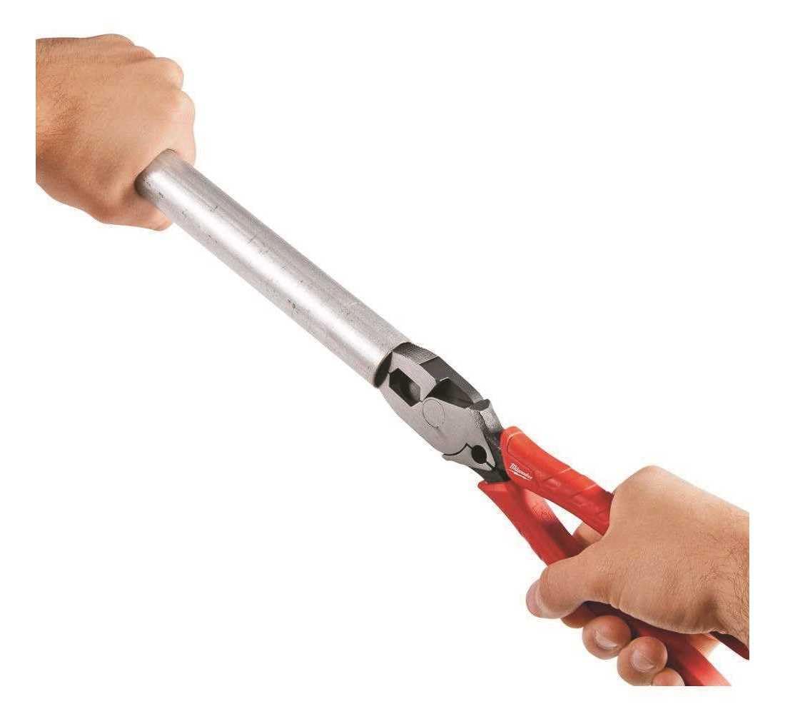Milwaukee 48-22-6100 onboard fish tape puller ensures strong cable pulls