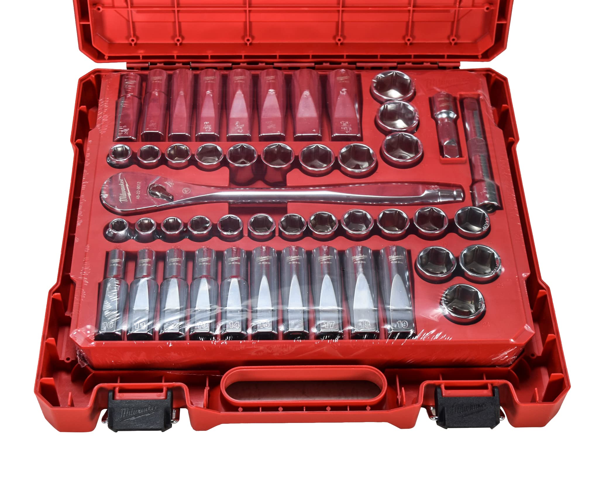 Milwaukee ratchet with slim profile reaches tight spaces