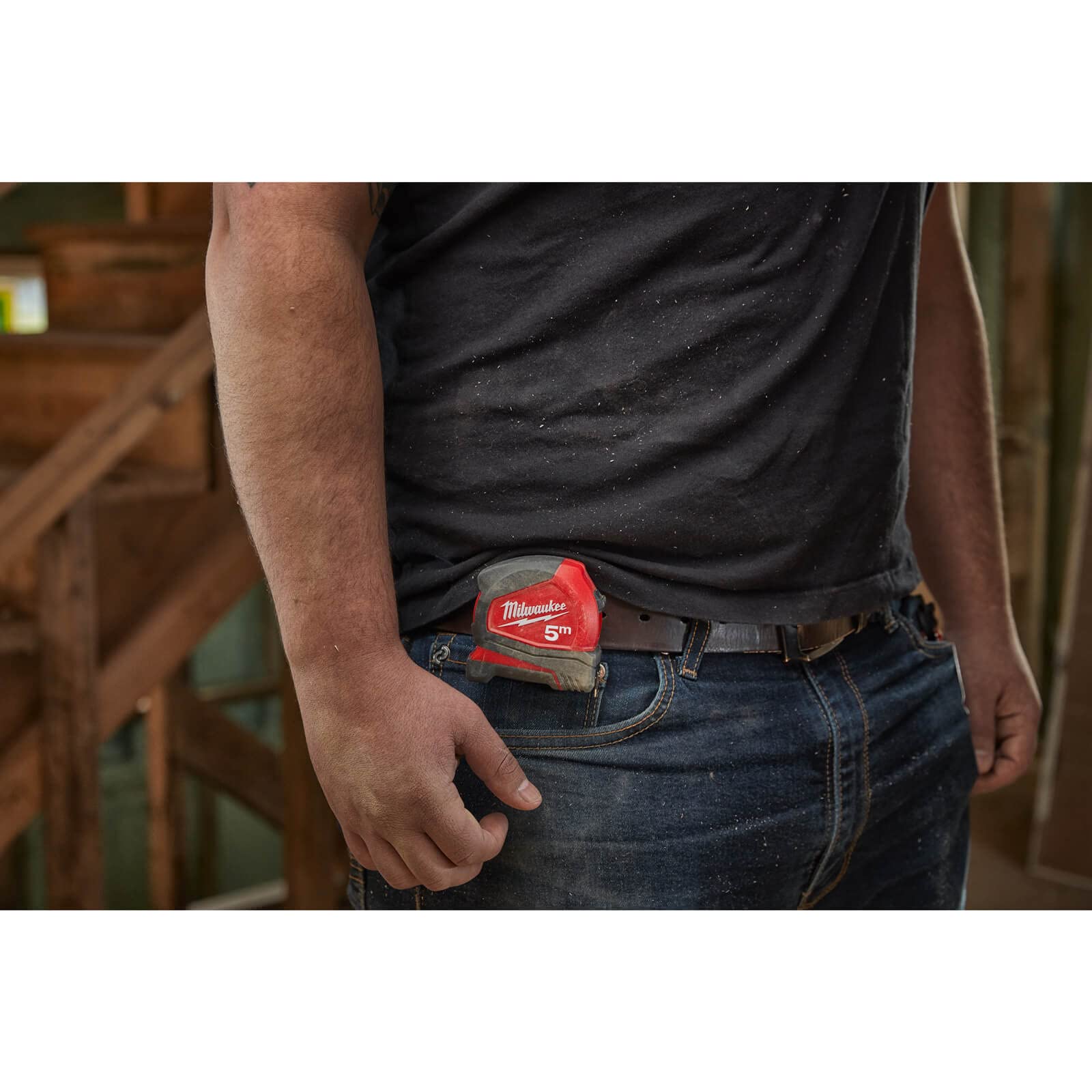 Five-meter blade suitable for versatile indoor and outdoor tasks with Milwaukee