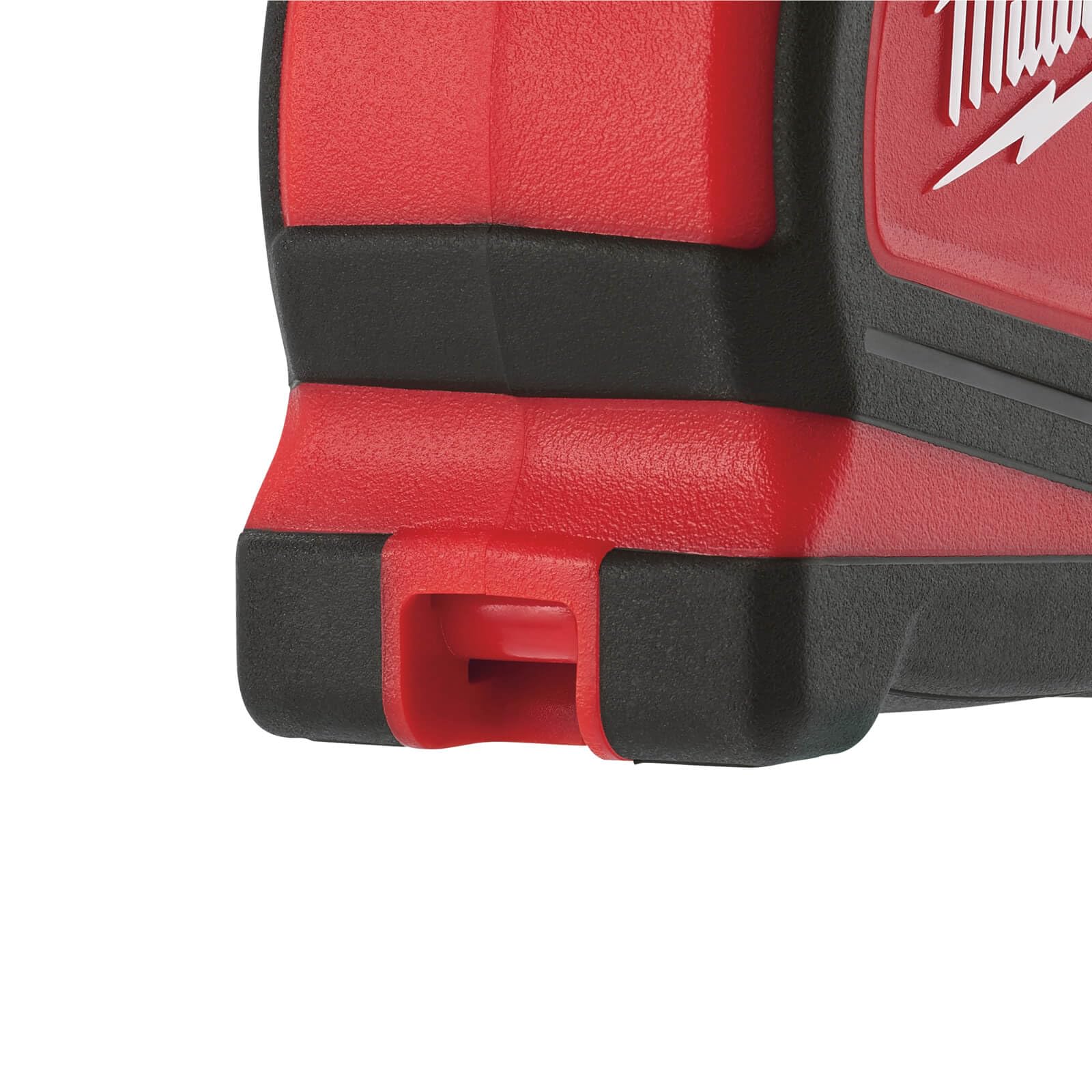 End-hook design supports accurate measurements from edges on Milwaukee tape