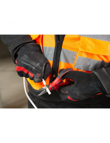 Milwaukee scissors featuring cable cutting groove for clean, precise cuts