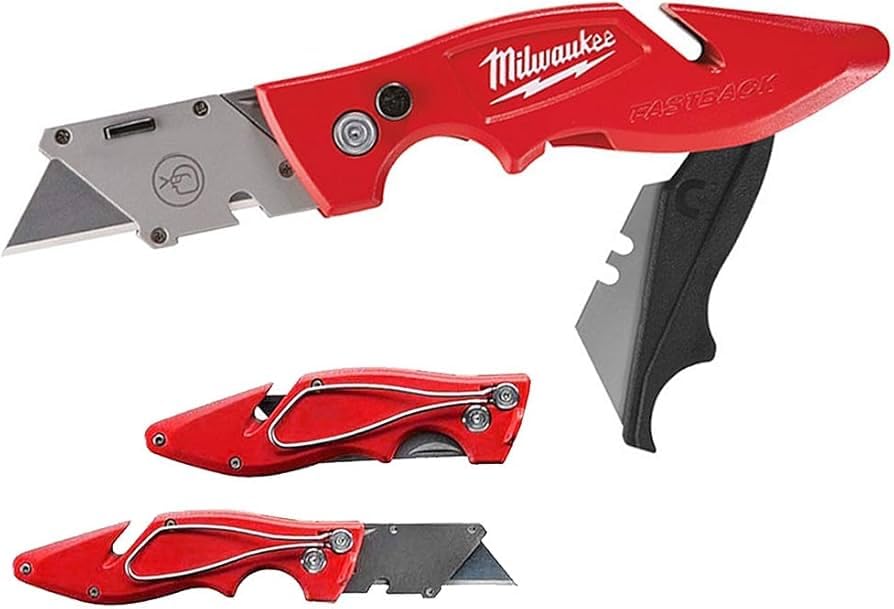 Milwaukee Fastback knife blade storage with magnetic slot for fast blade access