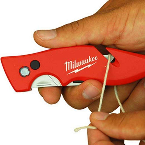 Milwaukee Fastback includes blade storage for spare blades on hand