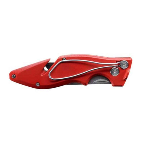 Milwaukee Fastback compact design fits tight spaces during projects