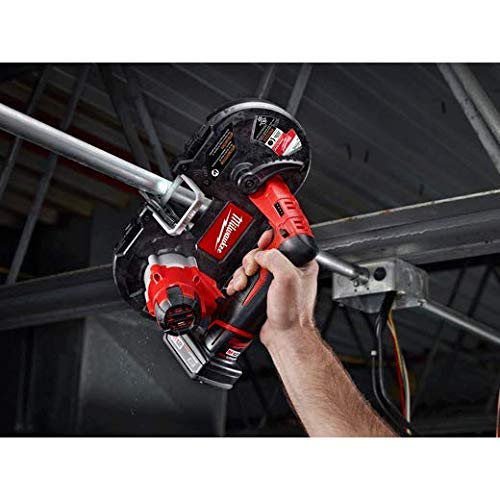 Milwaukee high-speed steel teeth ensure durability in metal-cutting work.