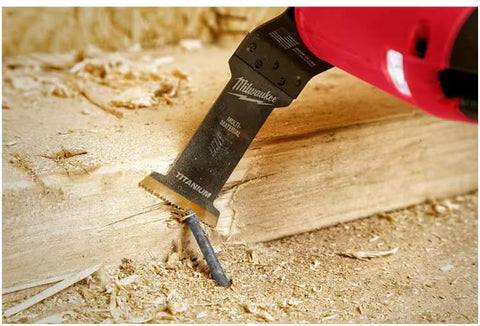 MILWAUKEE laser-etched blades provide quick identification on the job.