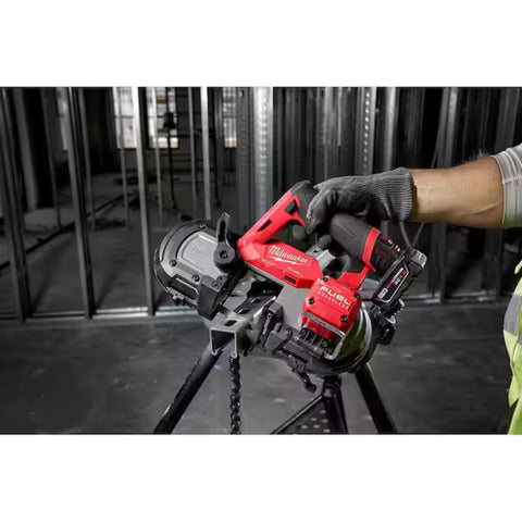 Milwaukee M12 FUEL ergonomic straight handle for comfortable operation
