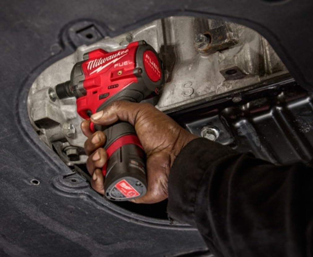 Milwaukee M12 FUEL Stubby auto shut-off protects fasteners