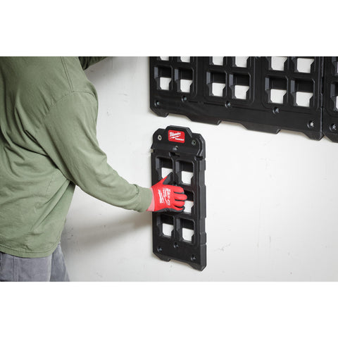 Milwaukee Packout compact mounting plate quick secure mount for fast, reliable job setups.
